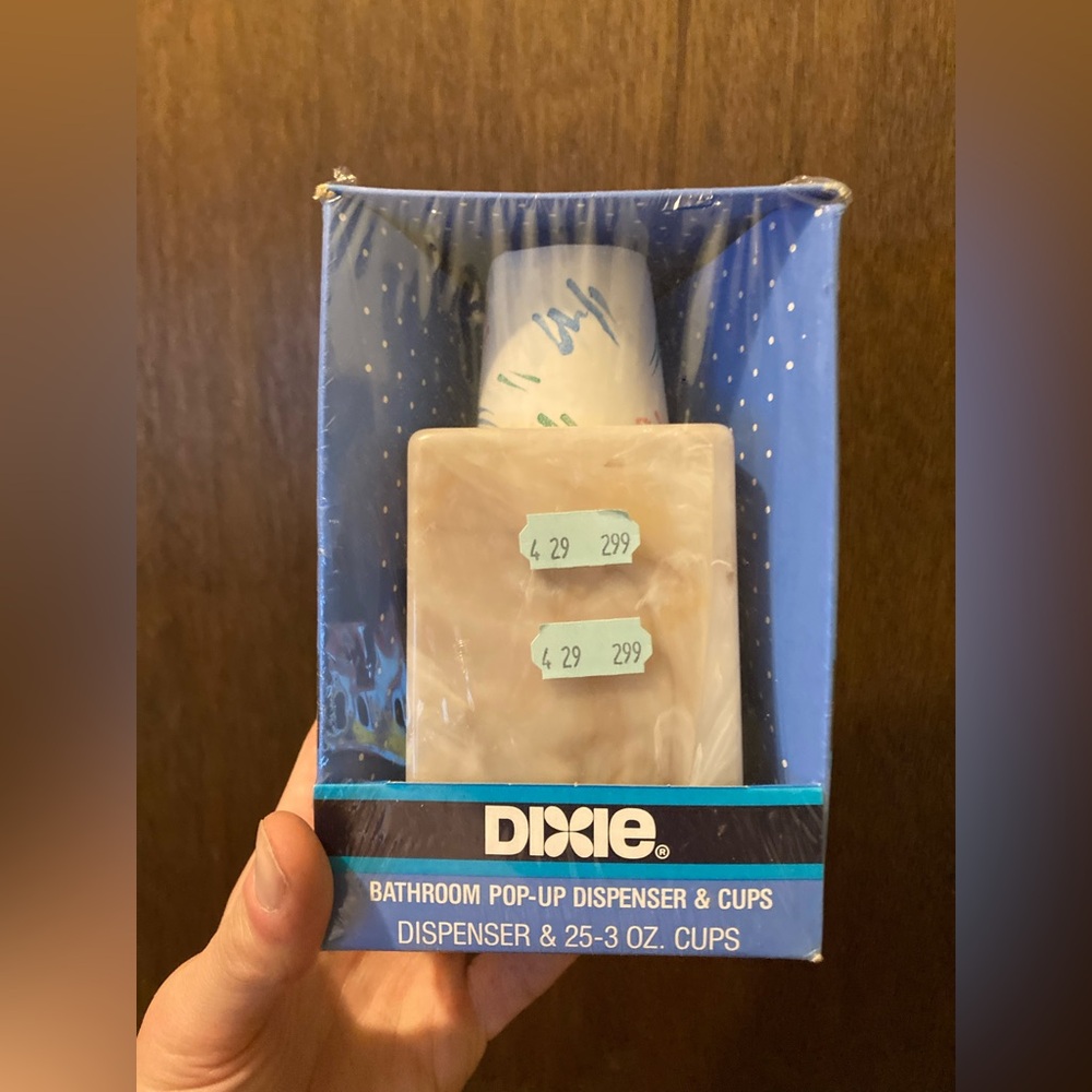 Dixie Cup Bathroom Pop Up Dispenser and 25 Cups 3oz Vintage 1988 NEW SEALED